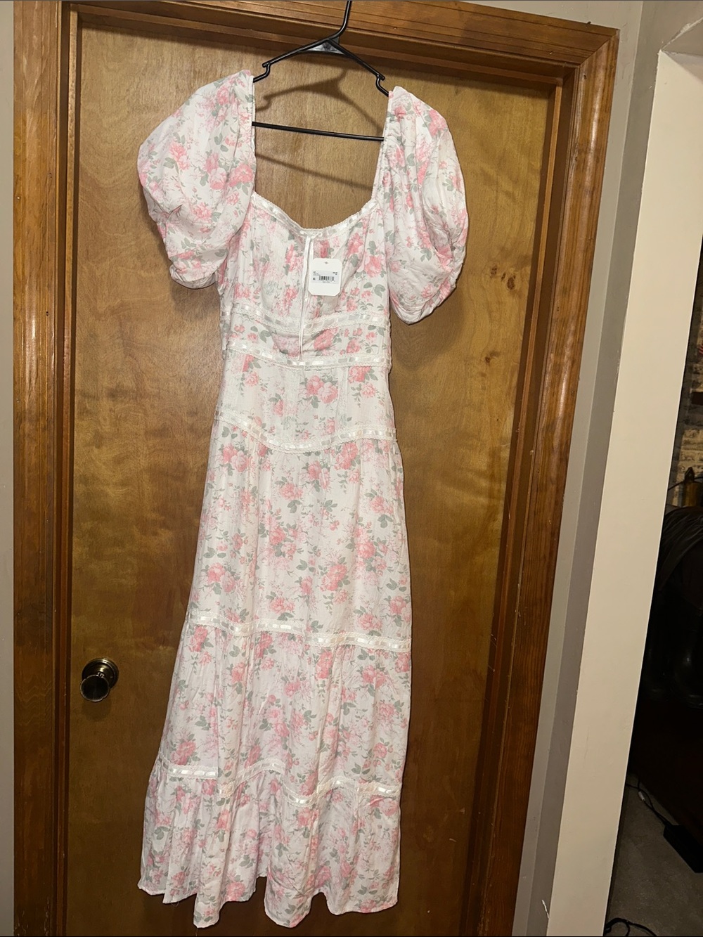 NWT ALTAR’D STATE Floral Puff-Sleeve Maxi Dress in Pink & White